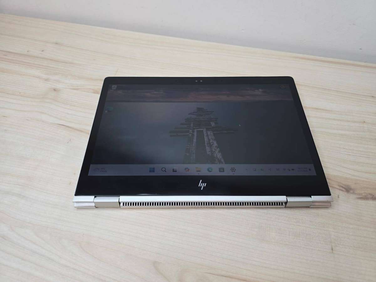 HP EliteBook x360 1030 G2 | Core i5 7th Gen | Touchscreen | 8GB RAM | 256GB SSD | New Battery