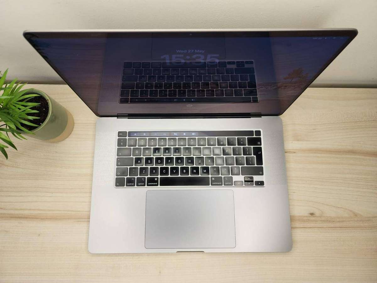 APPLE MACBOOK PRO 16 2019 | i7 6-CORE | 16GB RAM | 512GB SSD | TOUCH BAR