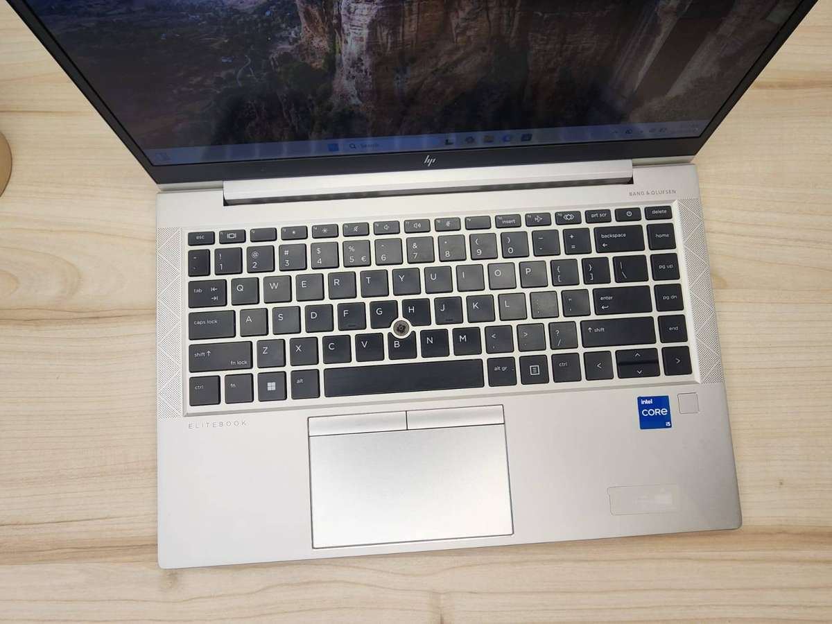 HP EliteBook 840 G8 LTE  11th Gen Intel Core i5  16GB  512Gb Ssd Clean
