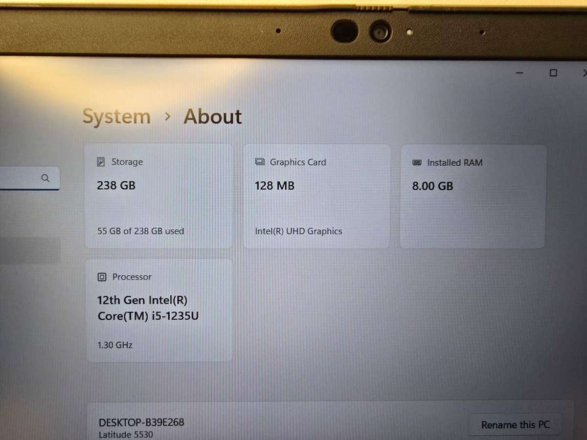Dell Latitude 5530 LTE | i5-1235U 12th Gen vPro, 8GB/256GB SSD, Iris Xe | 15.6