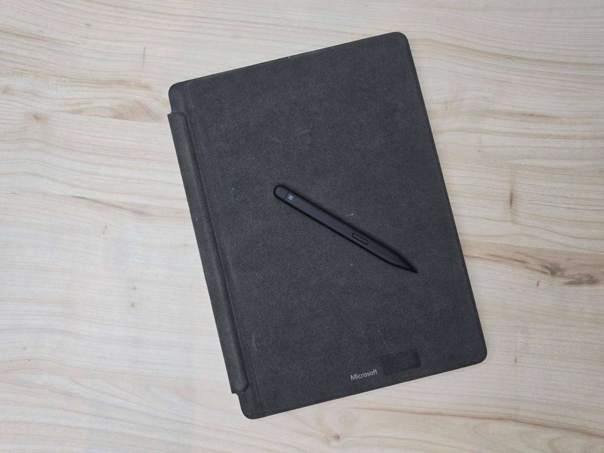 Microsoft Surface Pro 8 | 11th Gen i3 | 8GB RAM | 128GB SSD | Touchscreen | Iris Xe | Keyboard + Pen