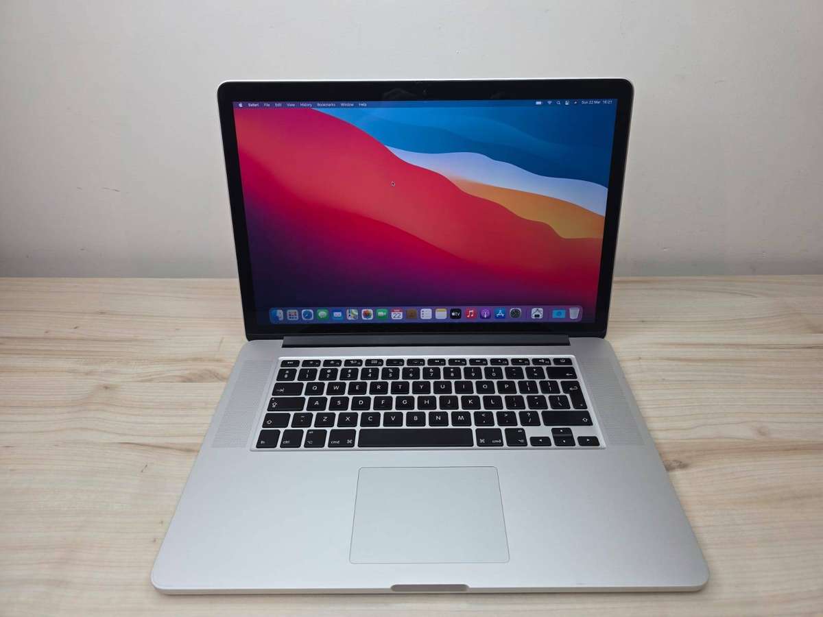 MacBook Pro 15 i7 QUAD  RETINA  SSD  BIG SCREEN DEAL