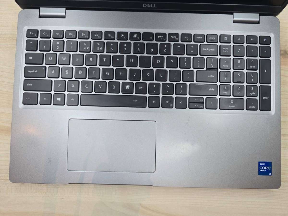 Dell Latitude 5520 · Core i5-1145G7 vPro · 8GB · 256GB SSD · 15.6