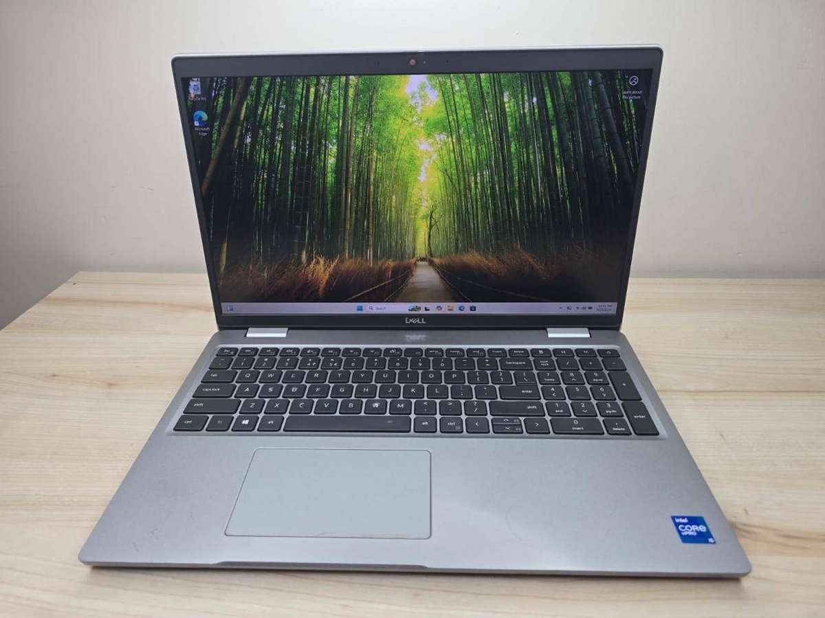Dell Latitude 5520 · Core i5-1145G7 vPro · 8GB · 256GB SSD · 15.6