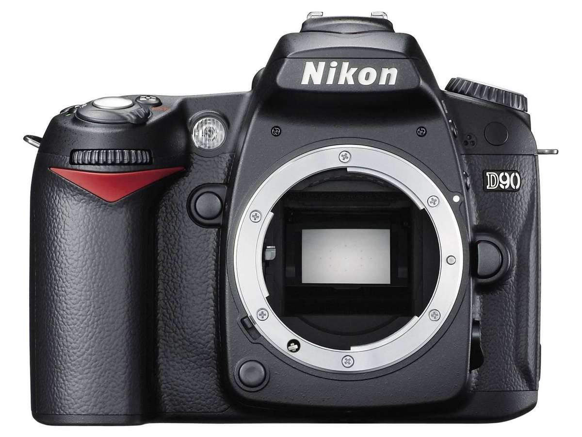 Nikon D90 DSLR Kit + 18-55mm VR + 55-200mm VR Twin Lens Kit + Bag