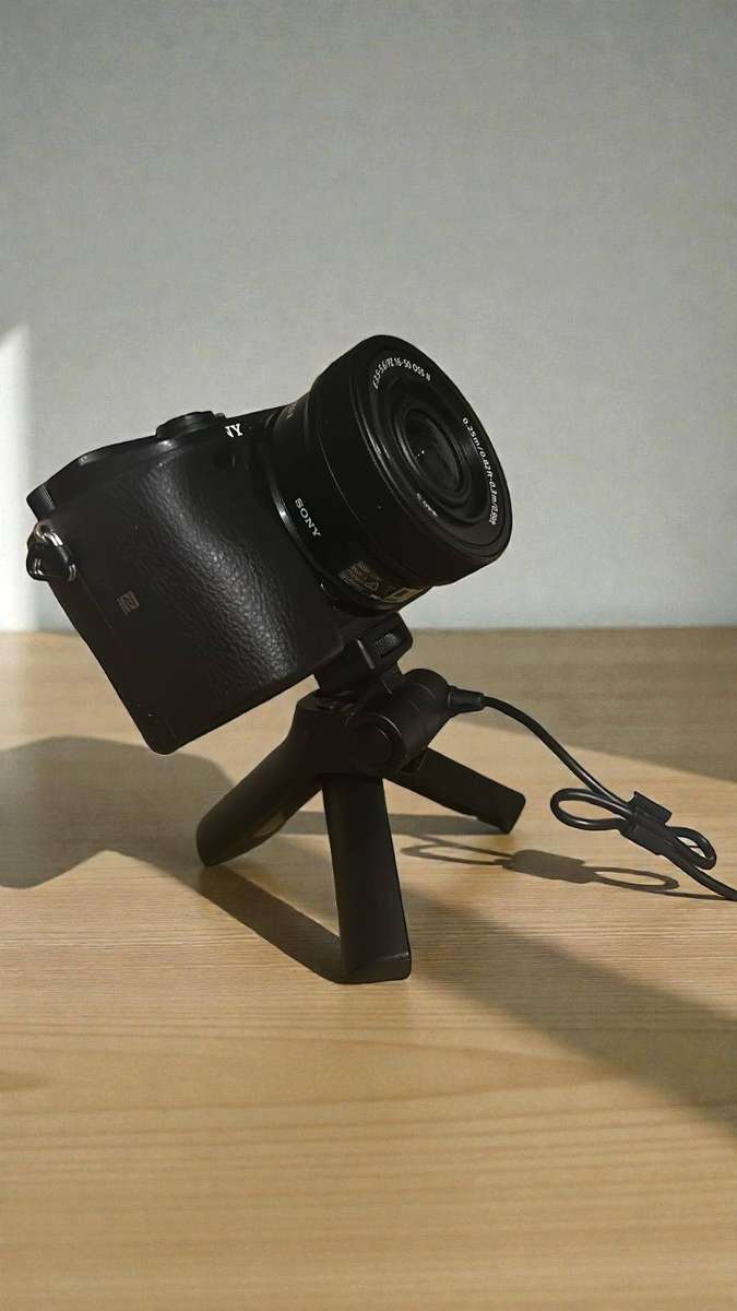 SONY A6400 24.2MP 4K MIRRORLESS CAMERA + 16-50MM OSS II LENS + SONY GP-VPT2BT GRIP