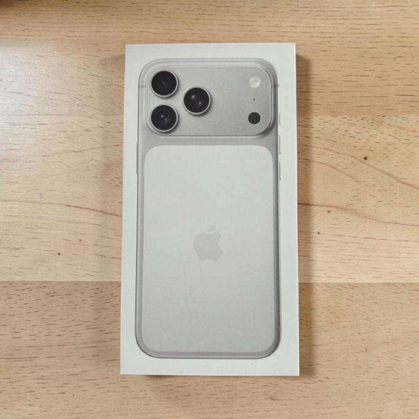 BRAND NEW SEALED iPhone 17 Pro Max 512GB Silver | Apple Warranty | Unlocked | eSIM