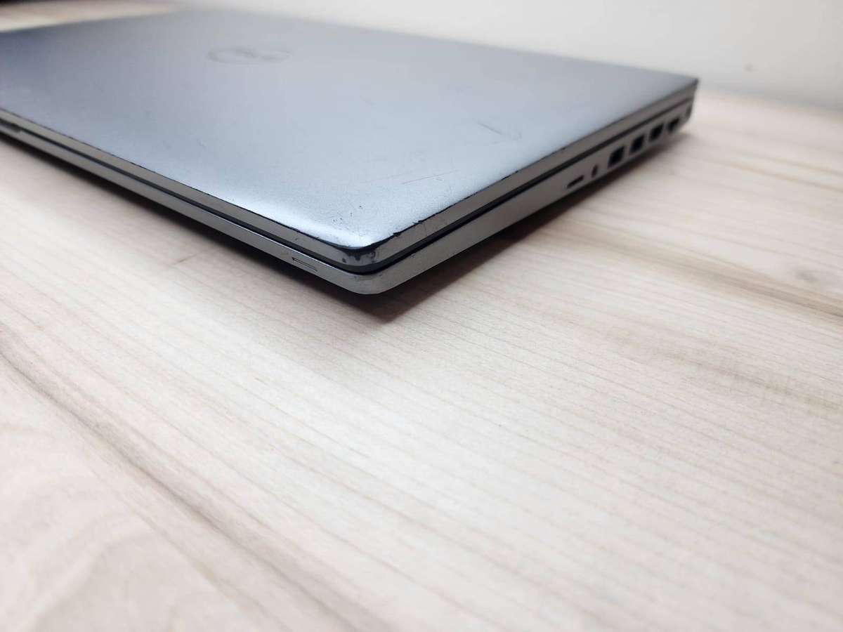 Dell Latitude 5520  11th Gen i7 | 15.6 | 16GB RAM | 512GB SSD | SIM | Iris Xe