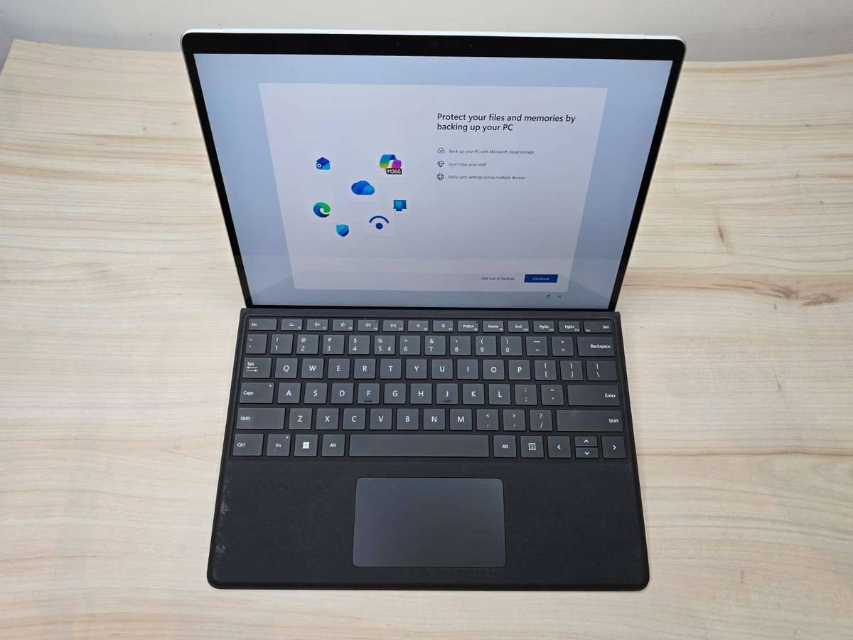 Microsoft Surface Pro 8 | 11th Gen i3 | 8GB RAM | 128GB SSD | Touchscreen | Iris Xe | Keyboard + Pen