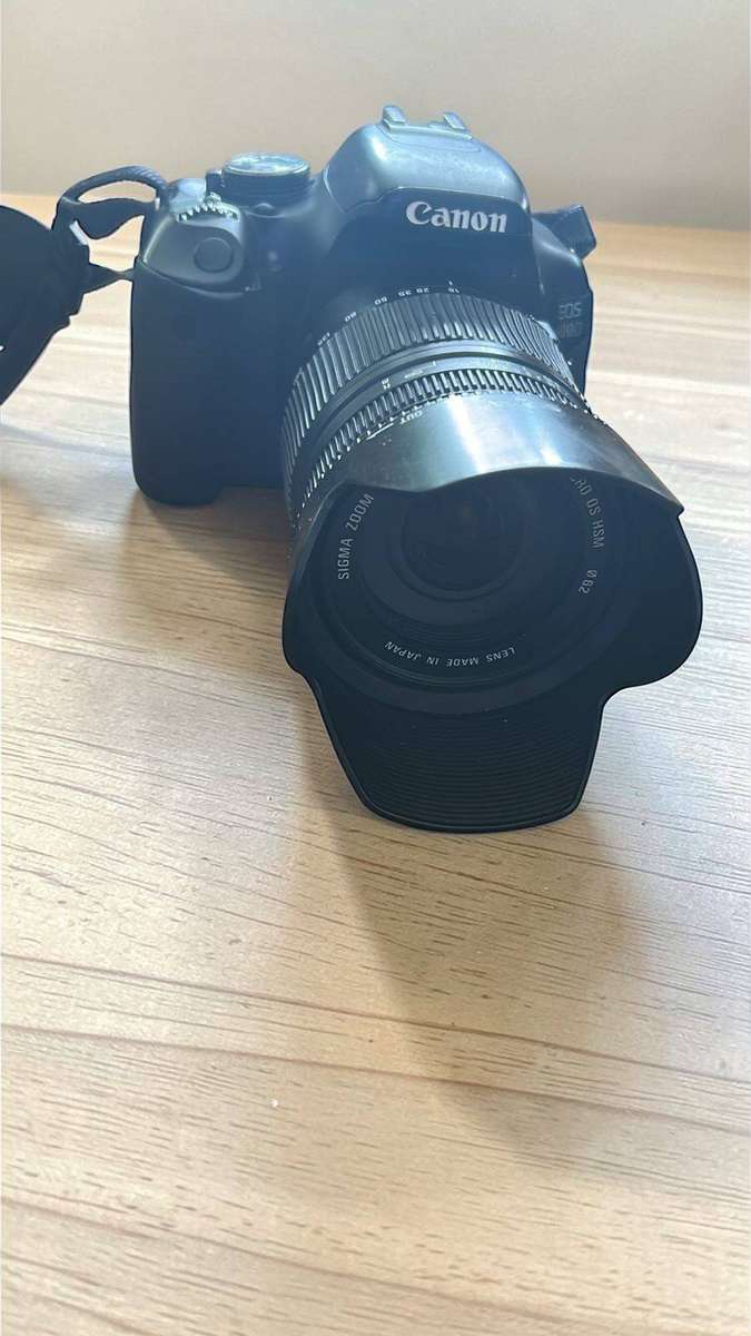 Canon EOS 600D DSLR Camera + Sigma 18-250mm Zoom Lens  2 Batteries + Charger