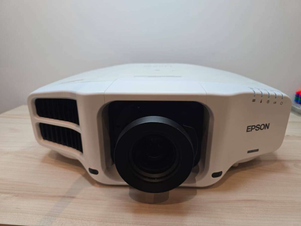 Epson EB-G7900U WUXGA Professional Projector | Large Venue | Ultra Bright | Low Lamp Hours