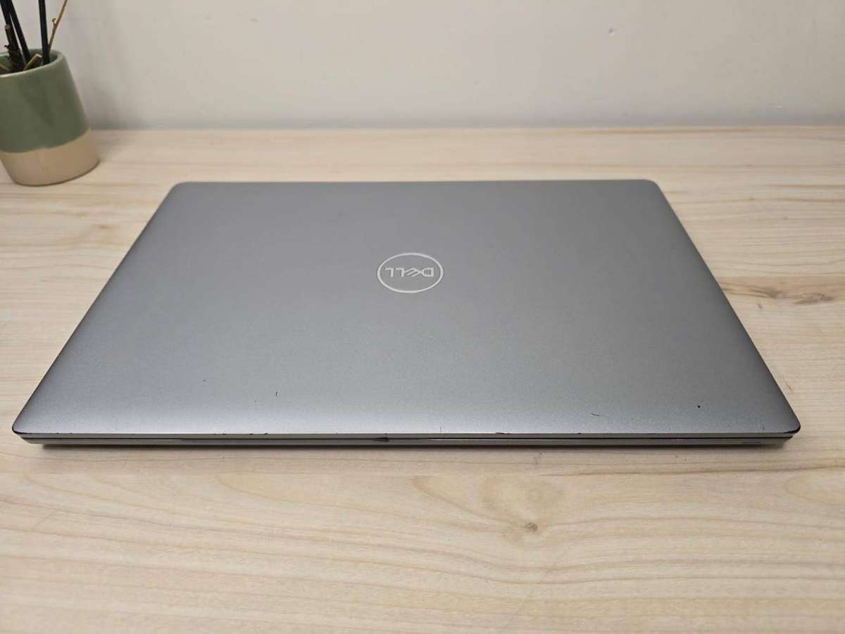 Dell Latitude 5530 LTE | i5-1235U 12th Gen vPro, 8GB/256GB SSD, Iris Xe | 15.6