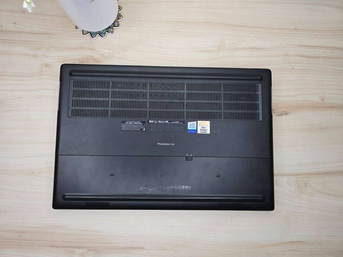 Dell Precision 7730 17.3 Workstation | Intel Core i7-8750H | 16GB RAM | 256GB SSD | New Battery