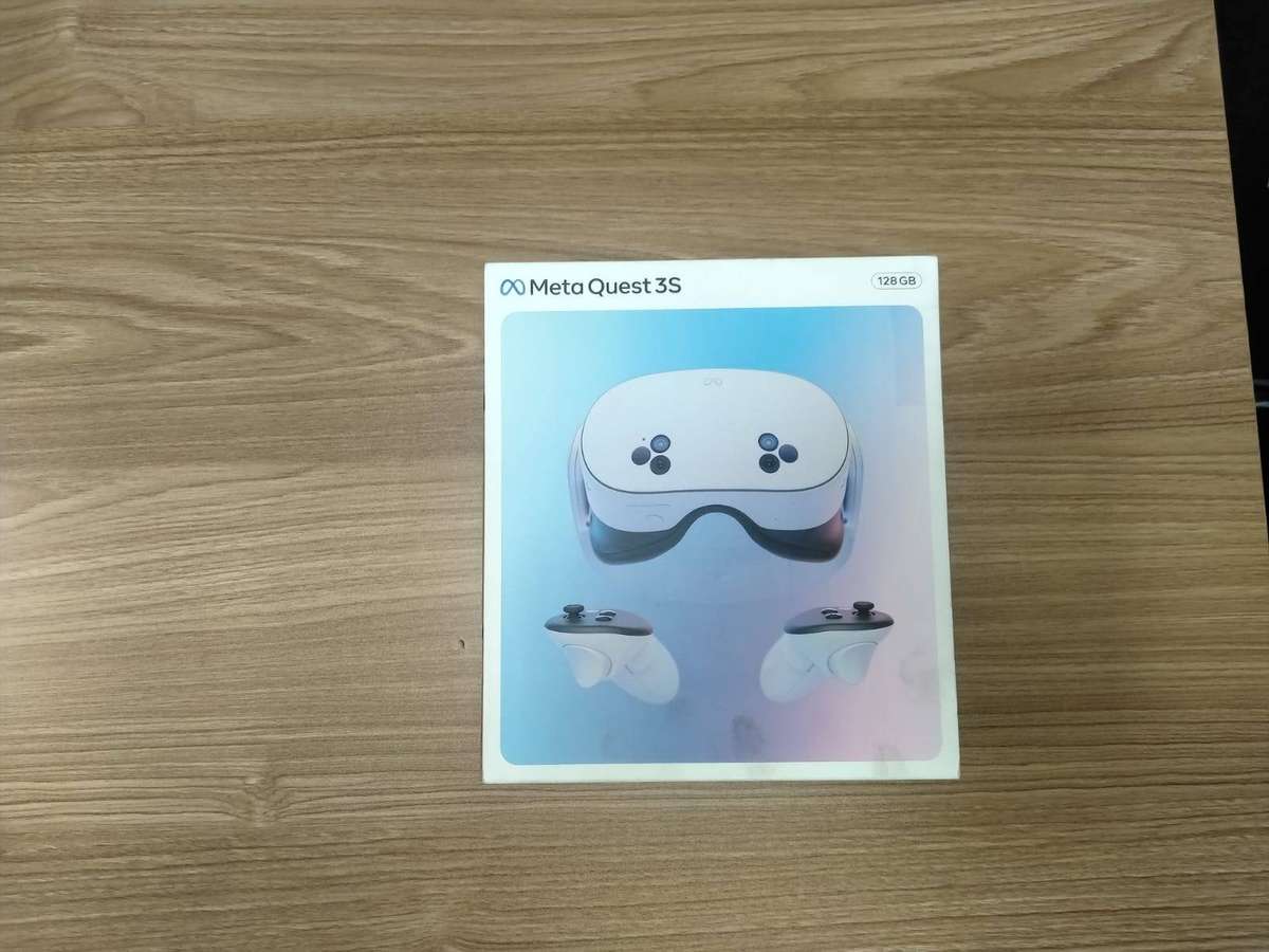 Oculus Quest 3S - 128GB New Sealed
