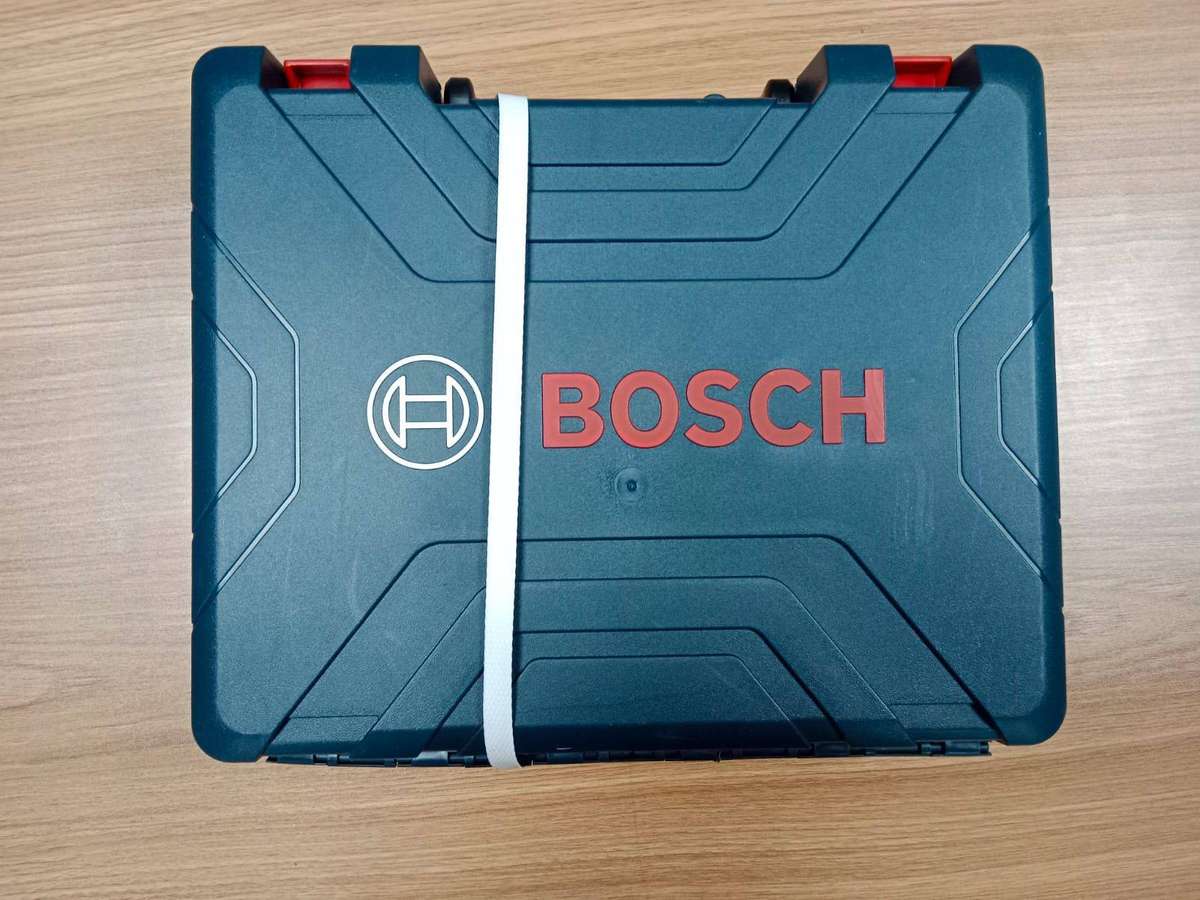 Bosch GSB 183-LI 18V Professional Impact Drill  NEW SEALED  1 Battery + Charger + Case