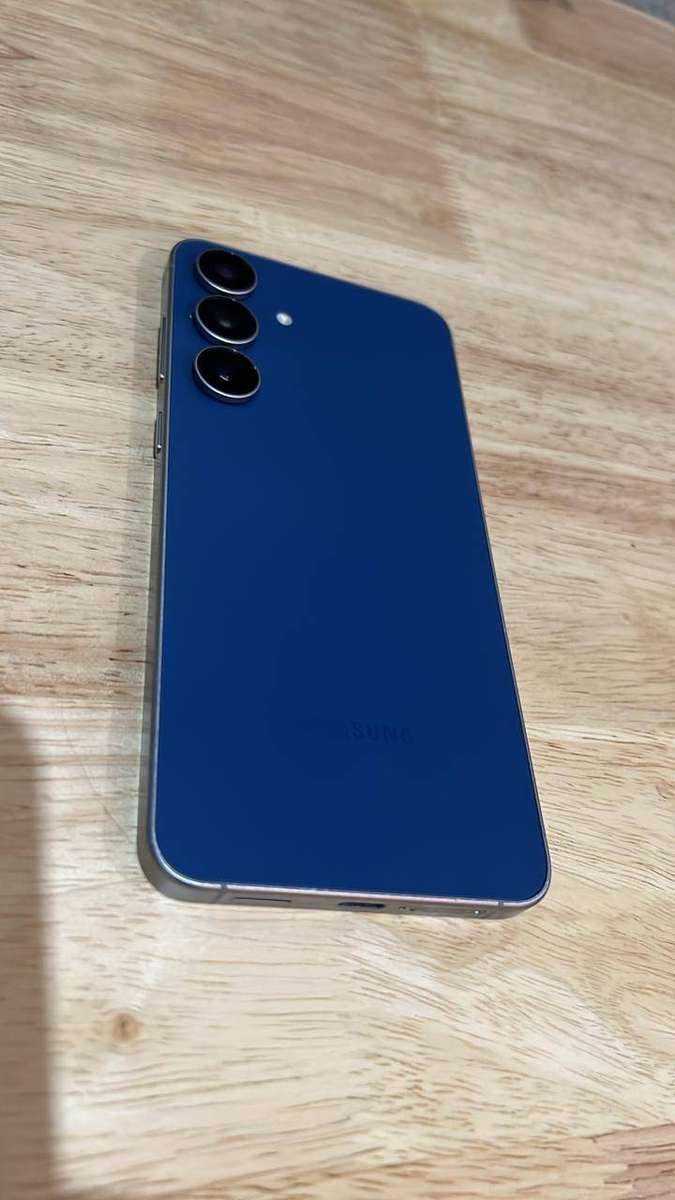 Samsung Galaxy S25 FE 5G 256GB Navy | Dual SIM | 6.7" 120Hz AMOLED | Android 16 | Excellent
