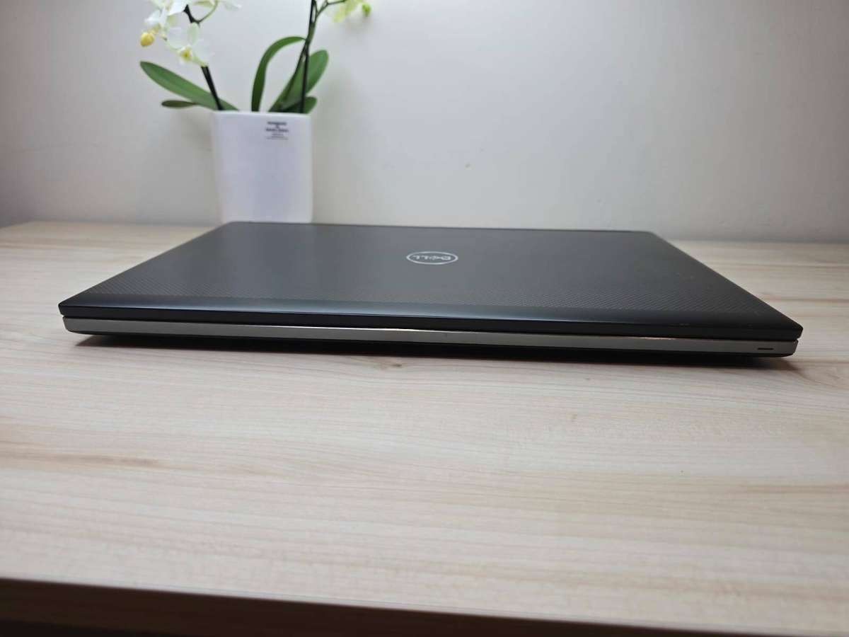 Dell Precision 7730 17.3 Workstation | Intel Core i7-8750H | 16GB RAM | 256GB SSD | New Battery