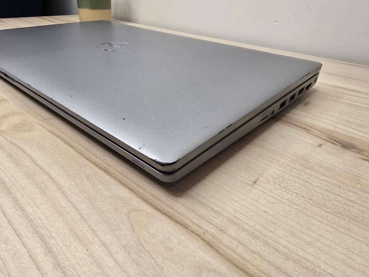 Dell Latitude 5530 LTE | i5-1235U 12th Gen vPro, 8GB/256GB SSD, Iris Xe | 15.6
