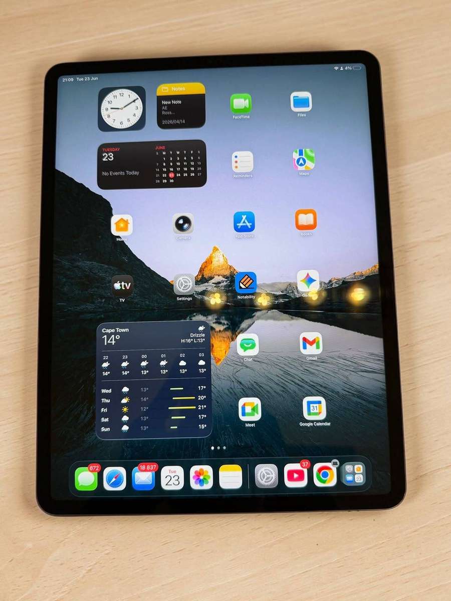 Apple iPad Pro 12.9 6th Gen (2022) M2 | 128GB WiFi | Space Grey | Battery Health 89%