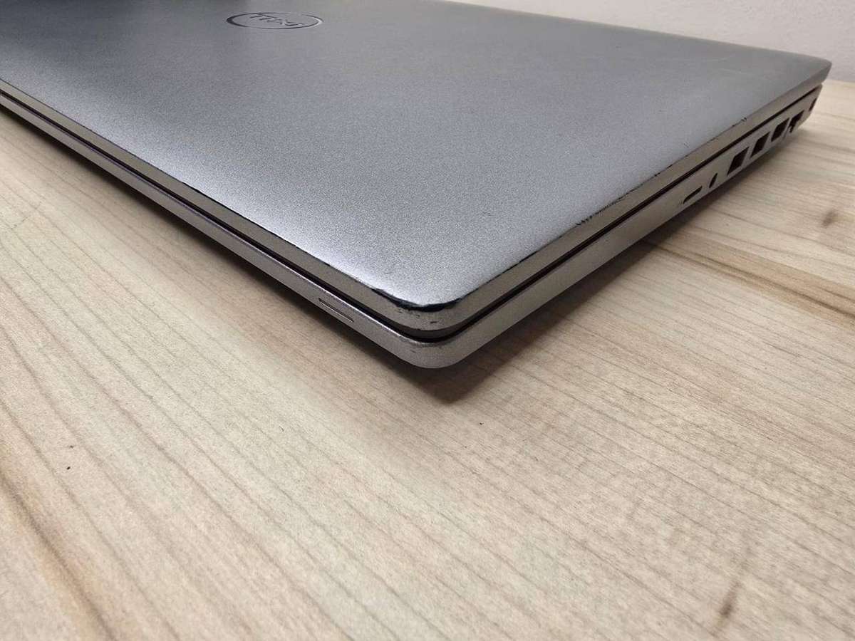 Dell Latitude 5520 | i5-1145G7 vPro 11th Gen | 8GB | 256GB SSD | LTE | Iris Xe