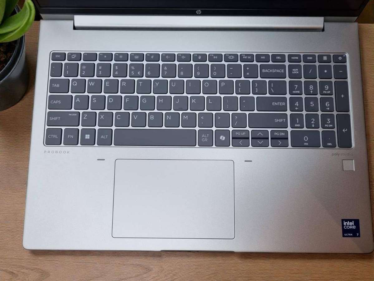 HP ProBook 460 G11  Intel Core Ultra 7 155U  16GB RAM  512GB SSD  16