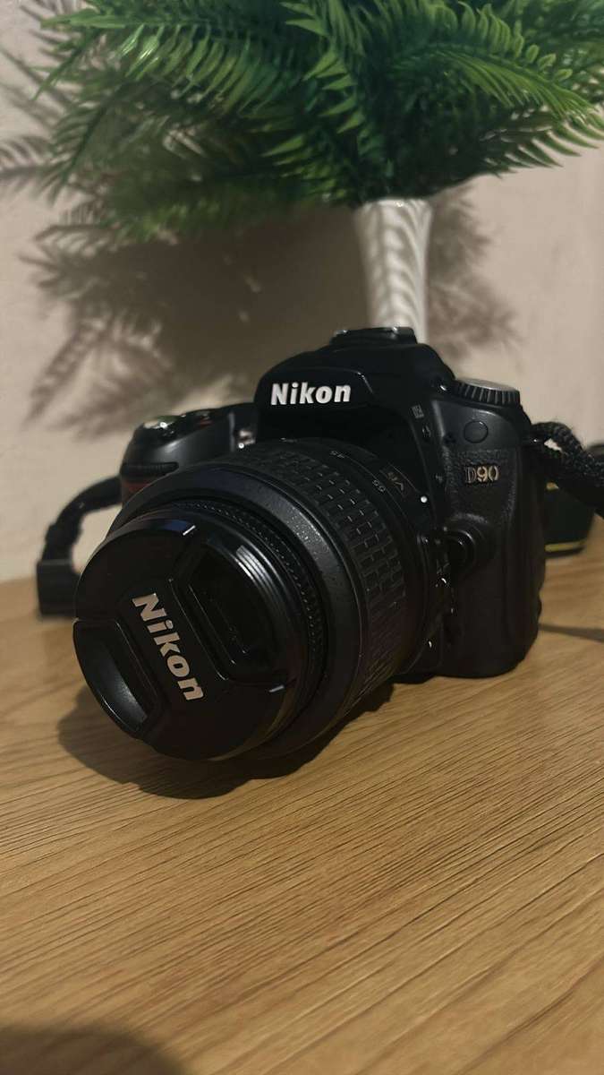 Nikon D90 DSLR Kit + 18-55mm VR + 55-200mm VR Twin Lens Kit + Bag
