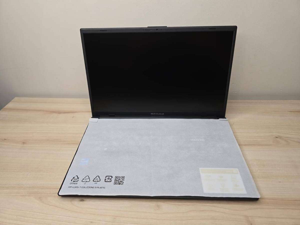 ASUS Vivobook Go 15 (E1504GA)  12th Gen Core i3-N305 / 8GB / 256GB SSD
