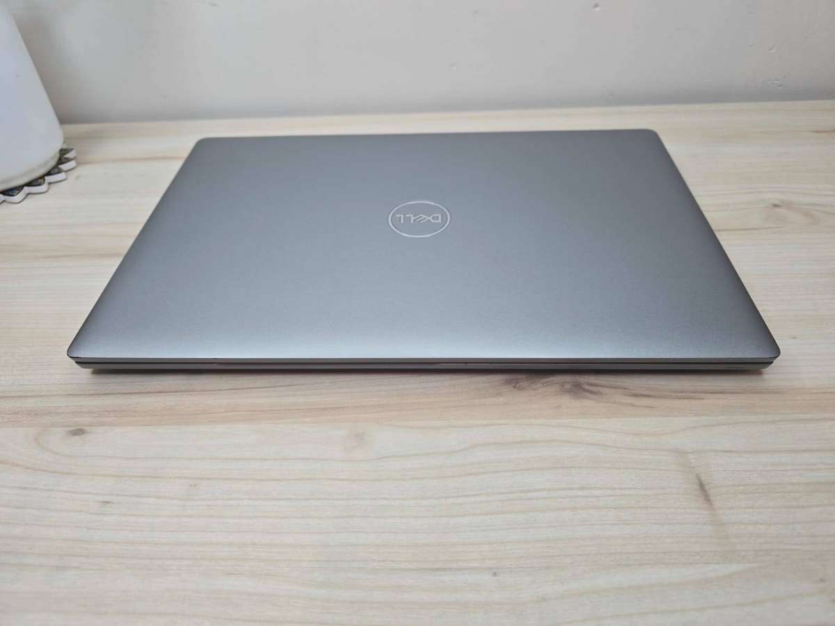 Dell Latitude 5530 LTE | i5-1235U 12th Gen vPro, 8GB/256GB SSD, Iris Xe | 15.6