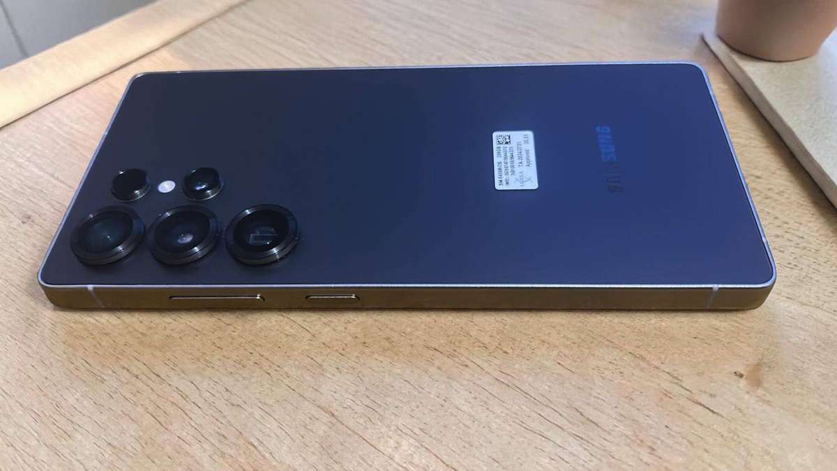 Samsung Galaxy S25 Ultra 5G 256GB  12GB Ram Mint