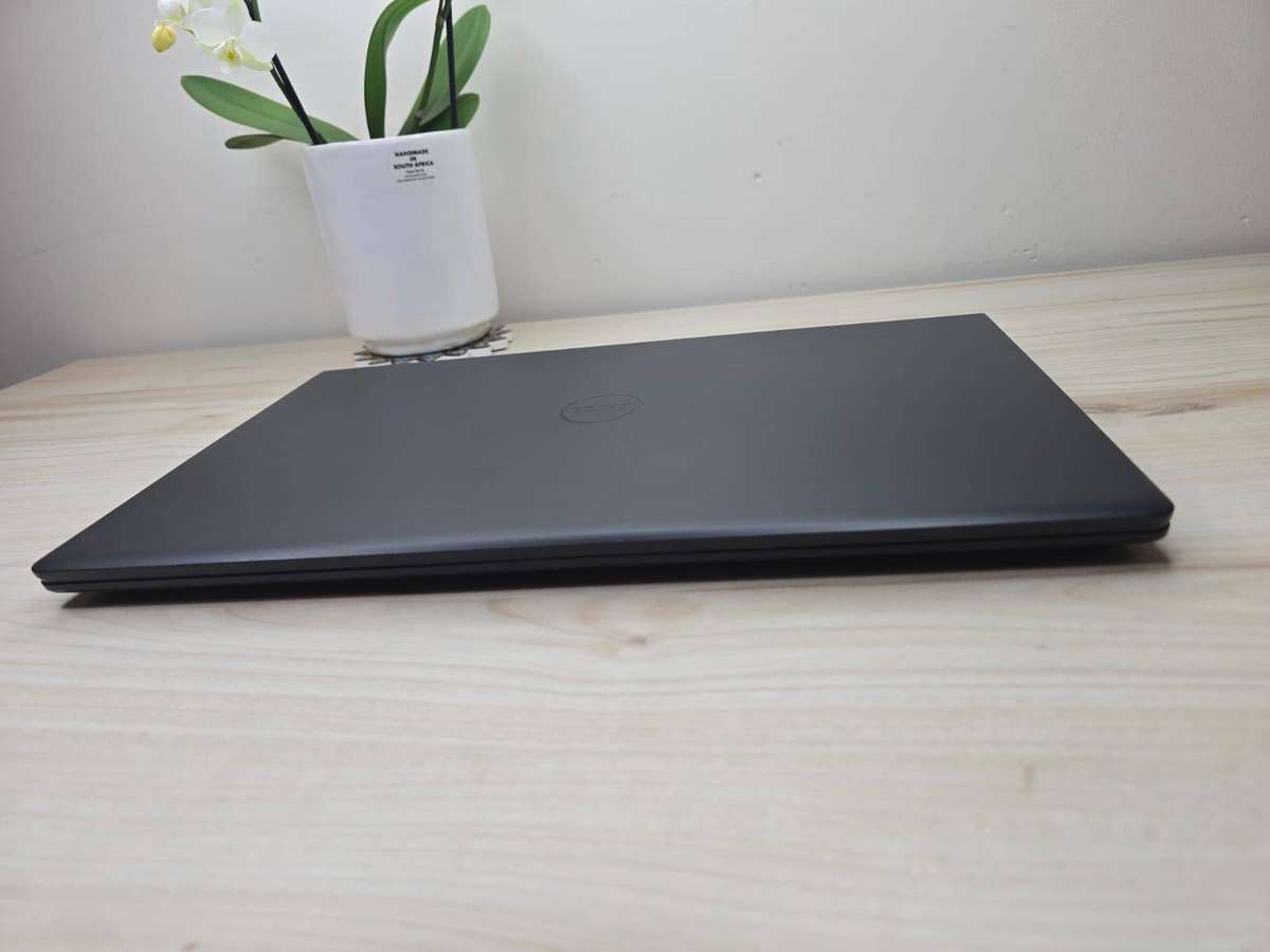 Dell Vostro 15 3510 | Intel Core i5-1135G7 11th Gen | 8GB RAM | 256GB SSD | 15.6