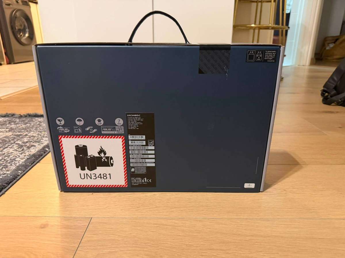 ASUS Zenbook 14 OLED Touch | Intel Core Ultra 9 285H | 32GB RAM | 1TB SSD