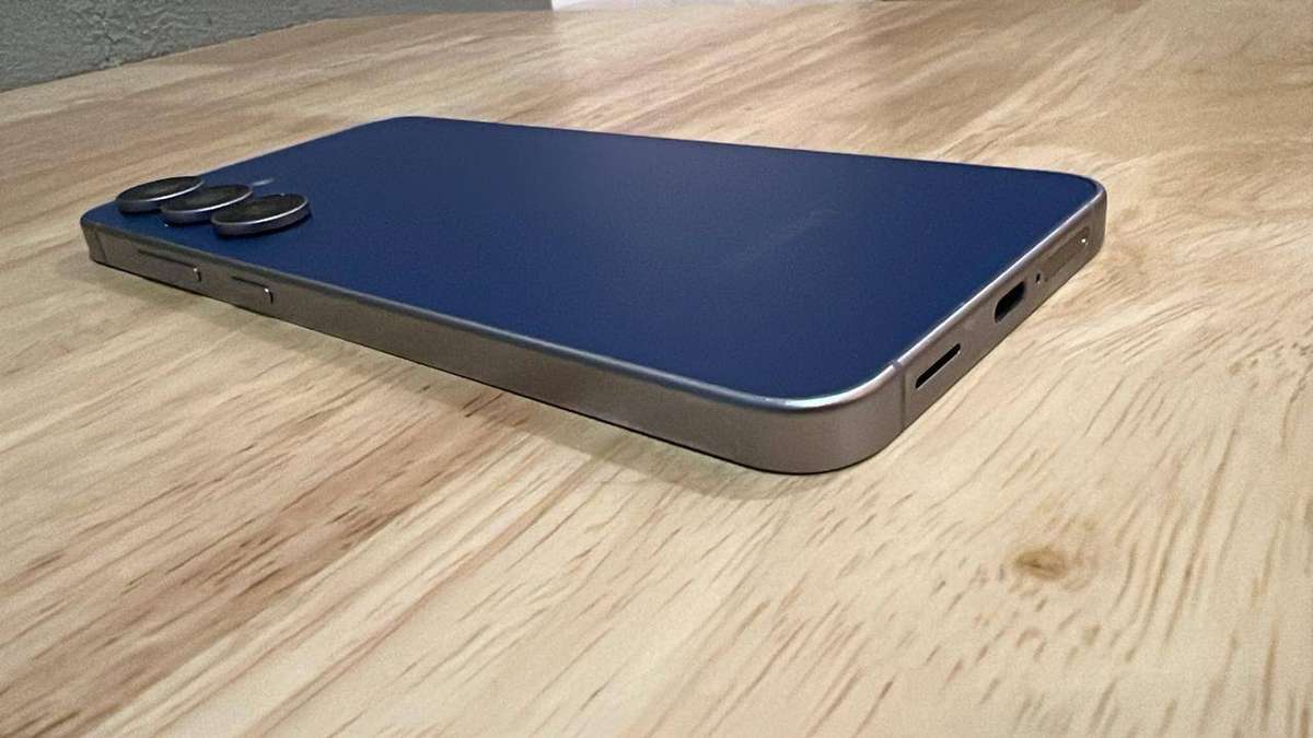 Samsung Galaxy S25 FE 5G 256GB Navy | Dual SIM | 6.7" 120Hz AMOLED | Android 16 | Excellent
