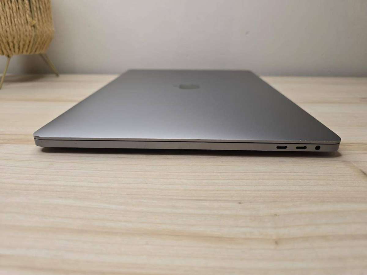APPLE MACBOOK PRO 16 2019 | i7 6-CORE | 16GB RAM | 512GB SSD | TOUCH BAR