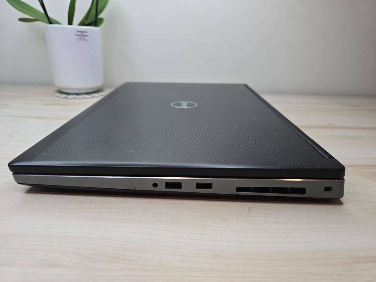 Dell Precision 7730 17.3 Workstation | Intel Core i7-8750H | 16GB RAM | 256GB SSD | New Battery
