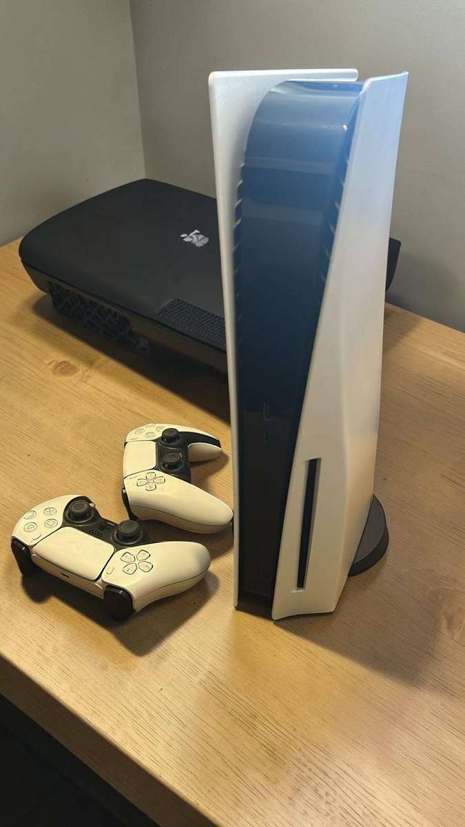 Sony PS5 Disc Edition Console | 2x DualSense Controllers | 825GB