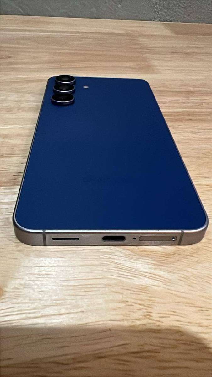 Samsung Galaxy S25 FE 5G 256GB Navy | Dual SIM | 6.7" 120Hz AMOLED | Android 16 | Excellent