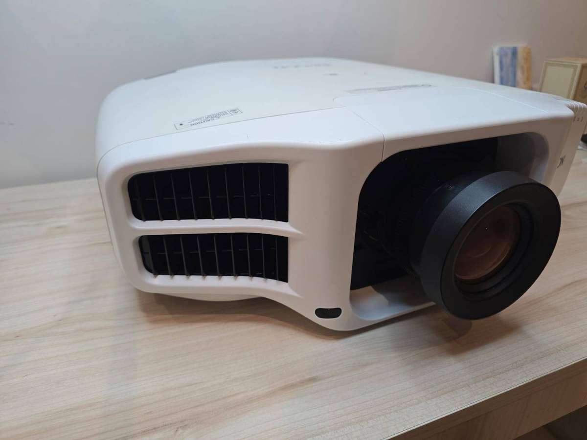 Epson EB-G7900U WUXGA Professional Projector | Large Venue | Ultra Bright | Low Lamp Hours