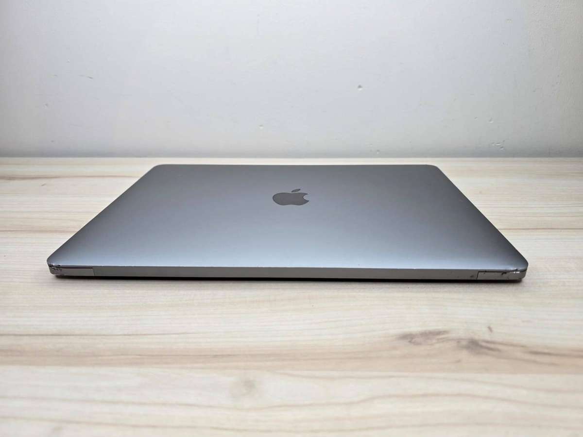 Apple MacBook Pro 13-inch 2018 | Core i5 | 16GB RAM | 256GB SSD | Touch Bar | Space Grey