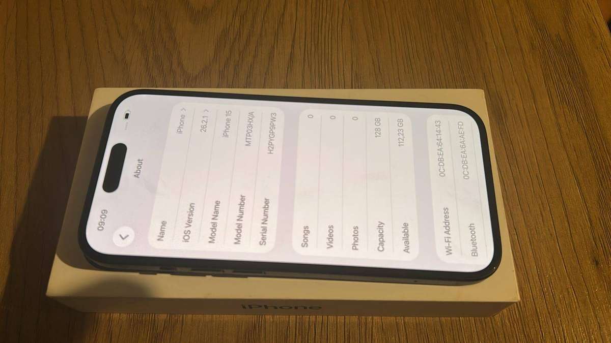 Apple iPhone 15 128GB Black  Excellent Condition  89% batt health.