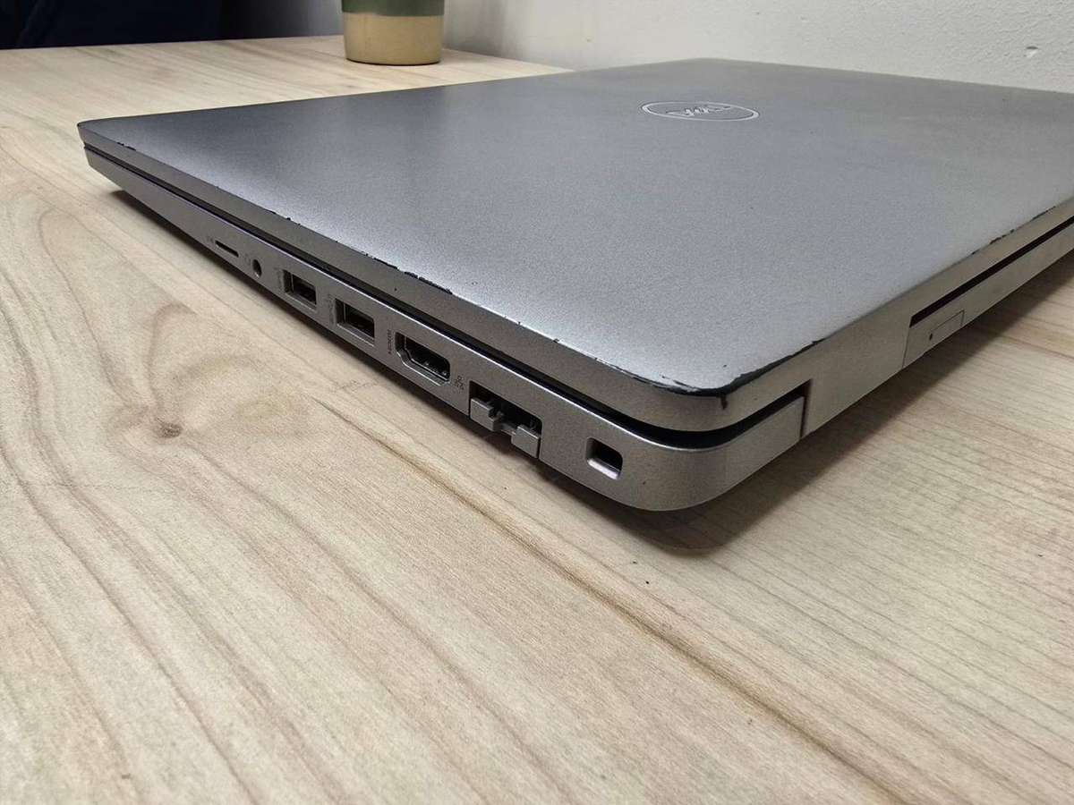 Dell Latitude 5530 LTE | i5-1235U 12th Gen vPro, 8GB/256GB SSD, Iris Xe | 15.6