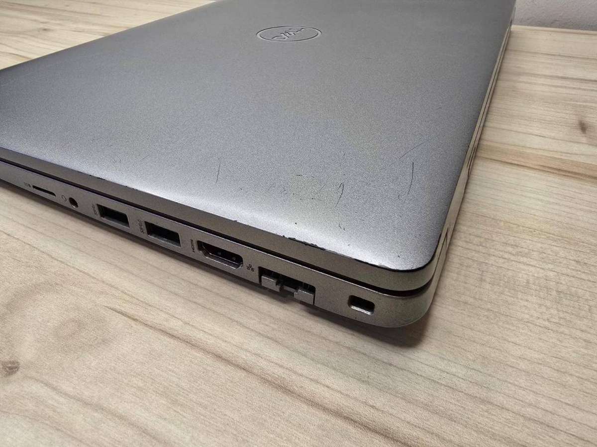Dell Latitude 5520 i5 11th Gen | 8GB | 256GB SSD | LTE | Iris Xe | 15.6 FHD
