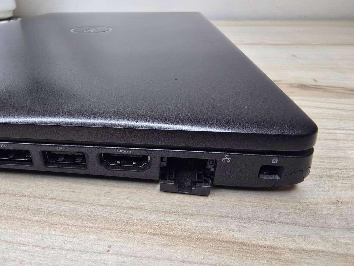 Dell Latitude 5400 i5 8th gen 8gb ram 256gb ssd lte