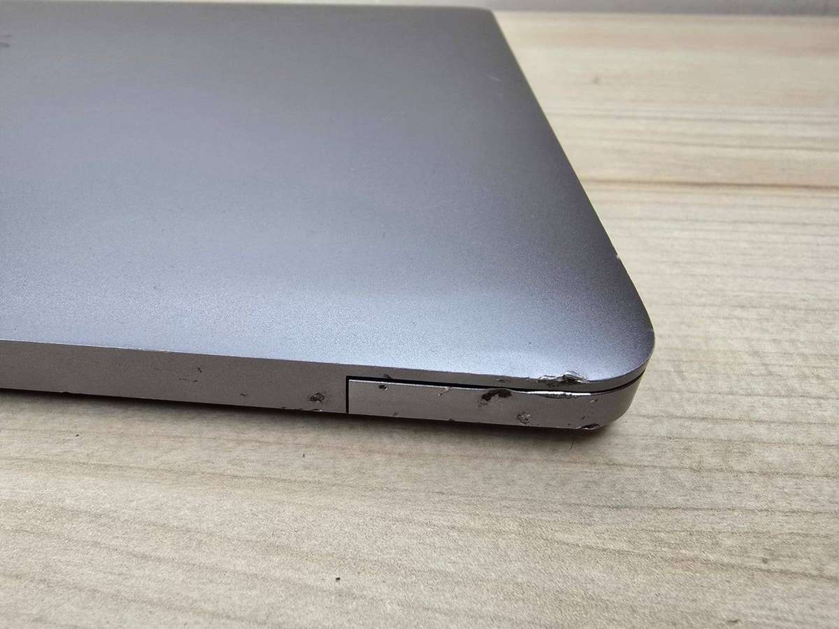Apple MacBook Pro 13-inch 2018 | Core i5 | 16GB RAM | 256GB SSD | Touch Bar | Space Grey