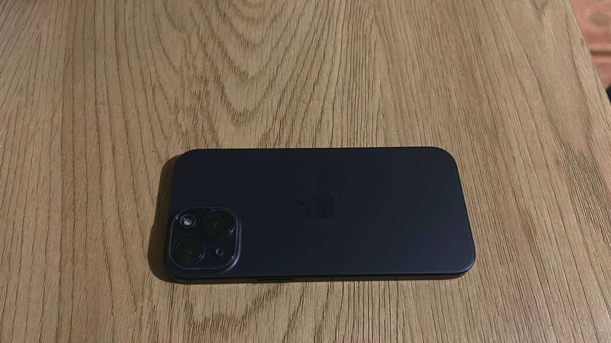 Apple iPhone 15 128GB Black  Excellent Condition  89% batt health.