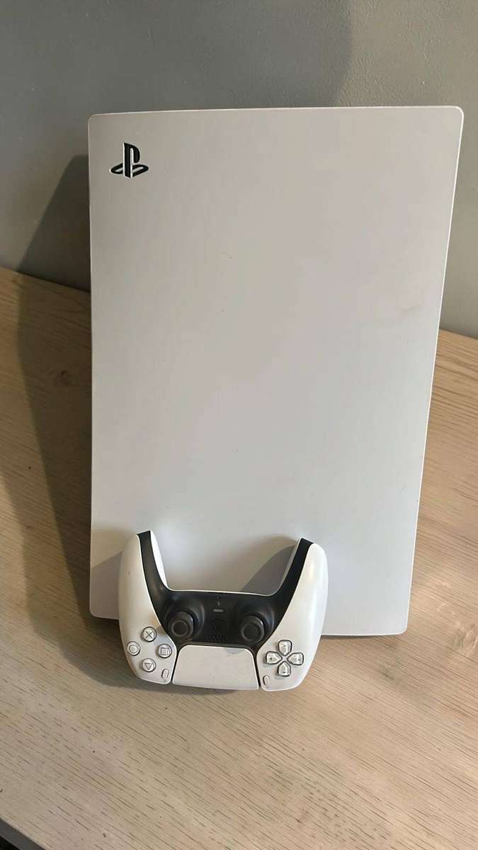 Sony PS5 Disc Edition Console | 2x DualSense Controllers | 825GB