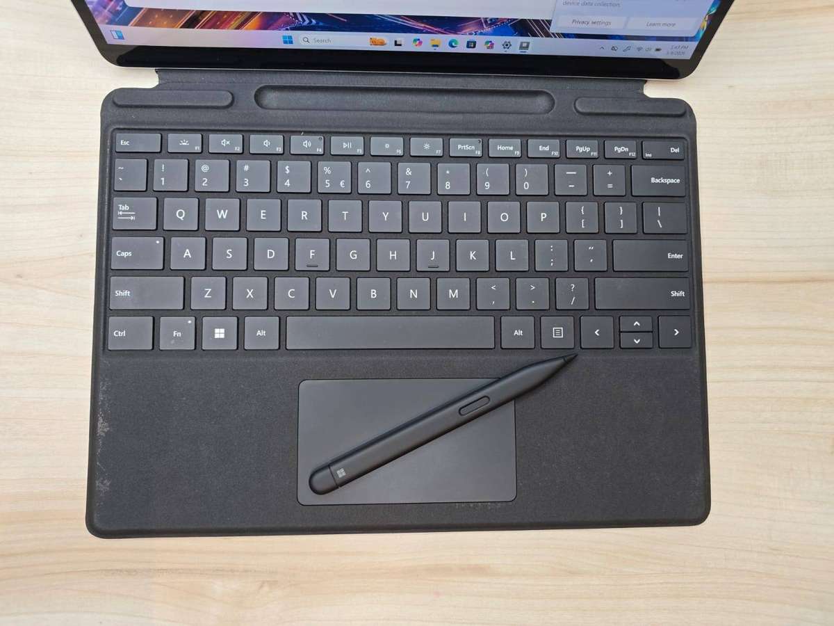 Microsoft Surface Pro 8 | 11th Gen i3 | 8GB RAM | 128GB SSD | Touchscreen | Iris Xe | Keyboard + Pen