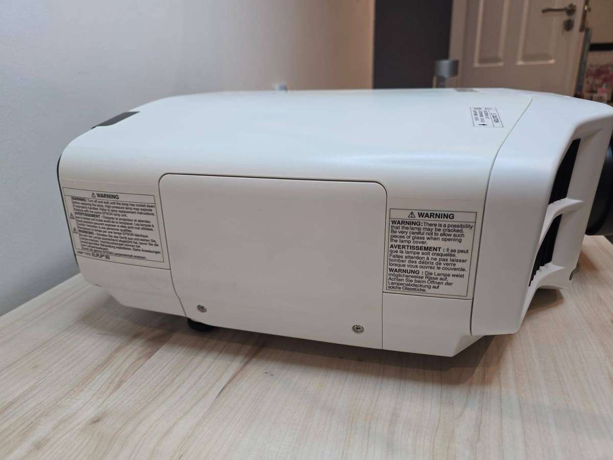 Epson EB-G7900U WUXGA Professional Projector | Large Venue | Ultra Bright | Low Lamp Hours