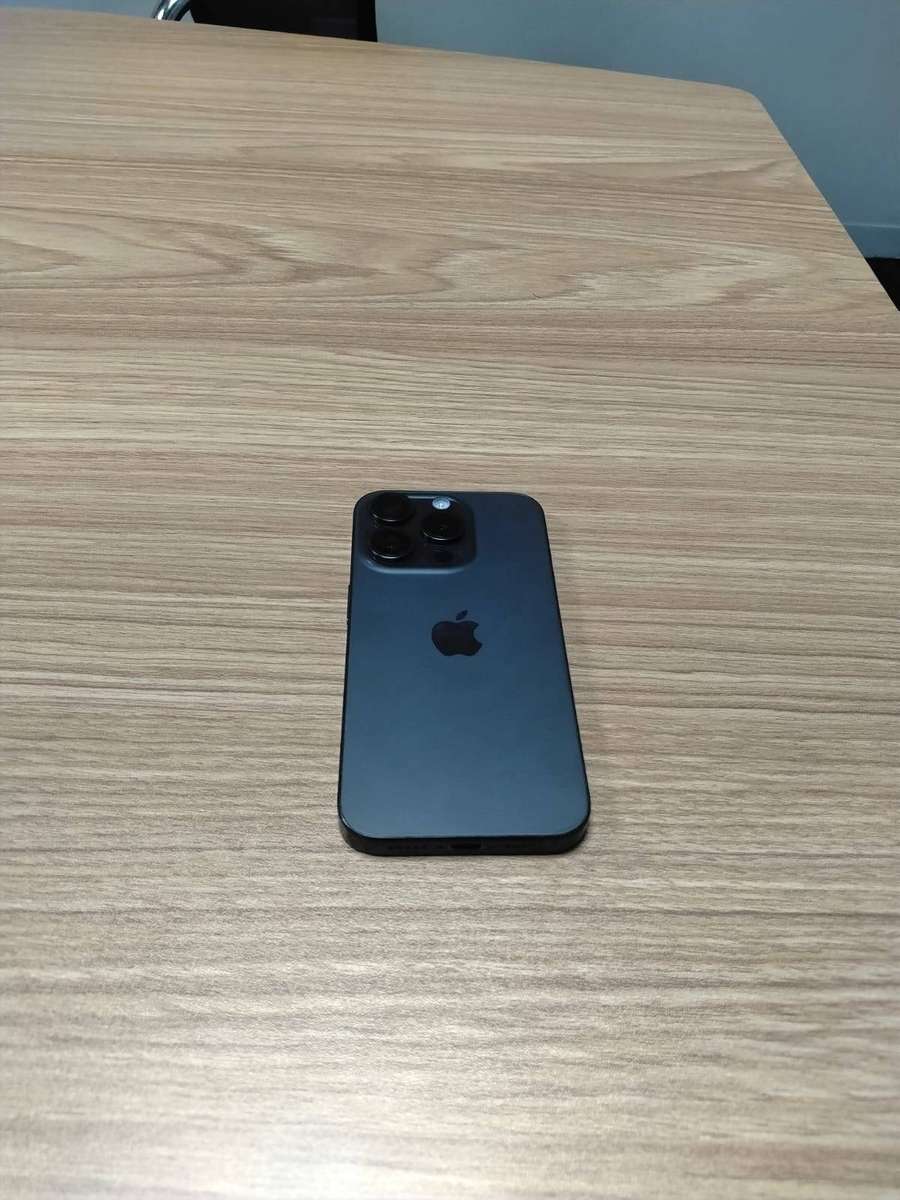 iPhone 15 Pro 256GB | Black Titanium | 87% Battery Health
