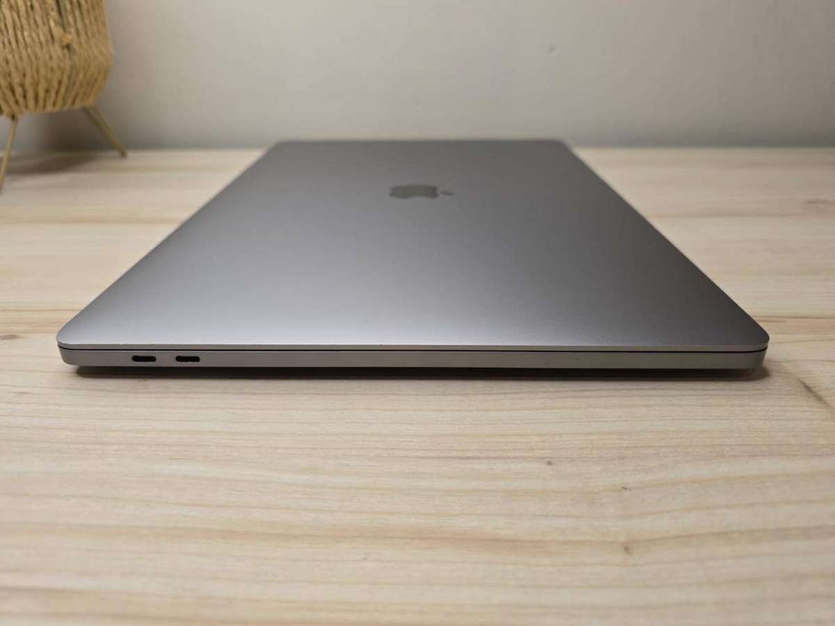 APPLE MACBOOK PRO 16 2019 | i7 6-CORE | 16GB RAM | 512GB SSD | TOUCH BAR