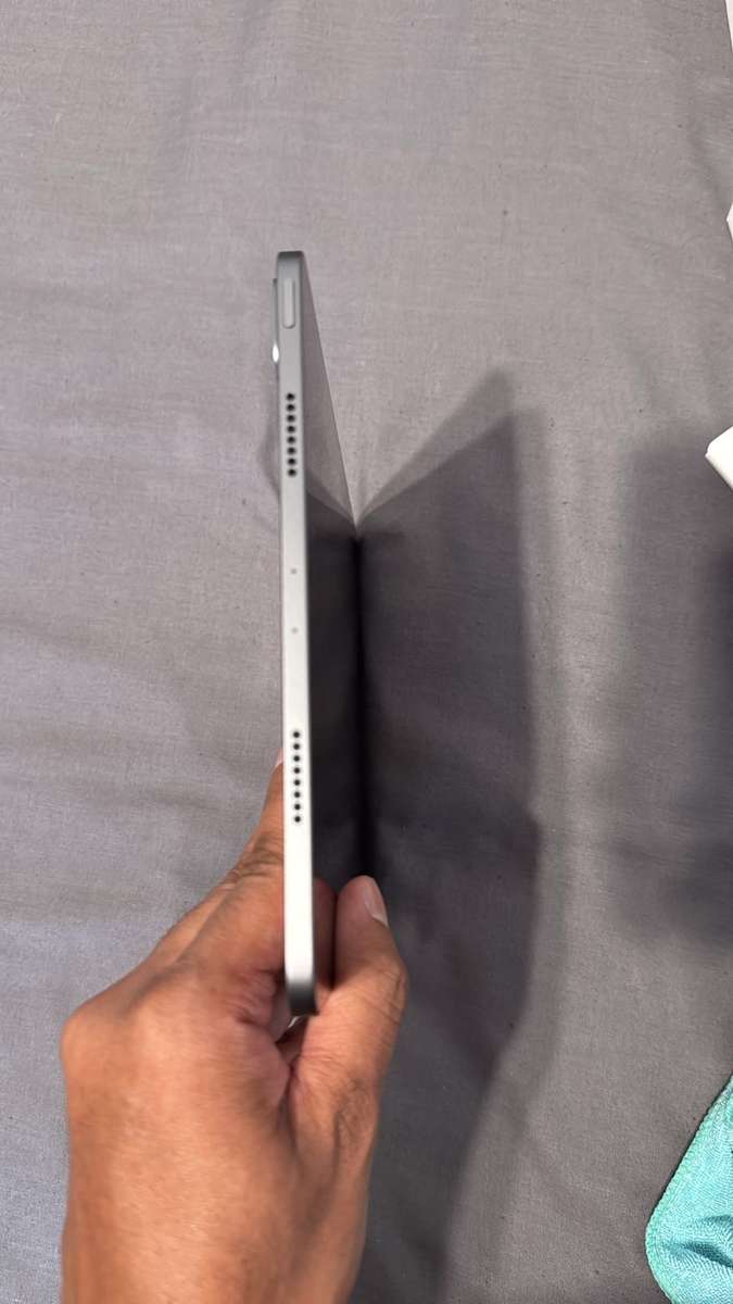 iPad Pro (11-inch, 2021, 3rd Generation) M1 Wi-Fi 128 GB MINT AS NEW